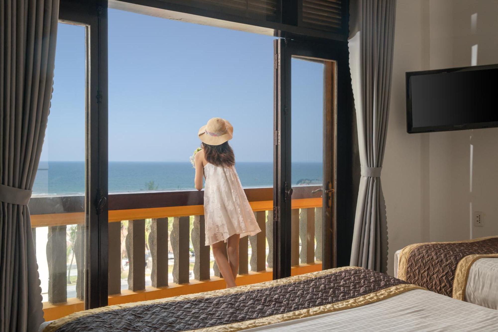 Zenta Sea View Hotel Дананг Экстерьер фото