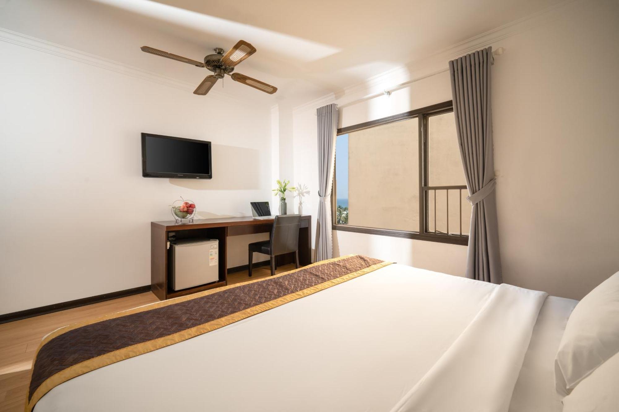 Zenta Sea View Hotel Дананг Экстерьер фото