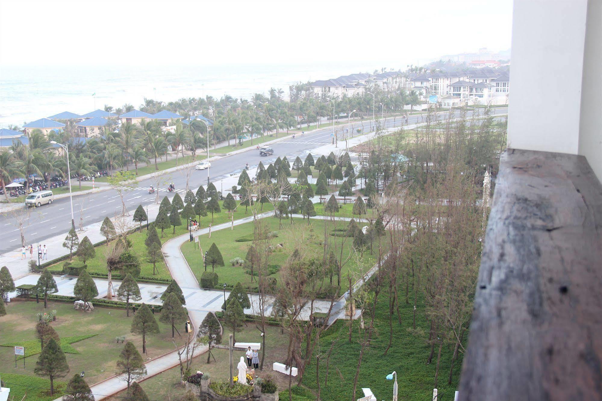 Zenta Sea View Hotel Дананг Экстерьер фото
